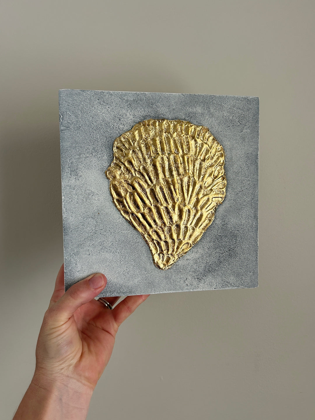 Golden Oyster Sculpted Original