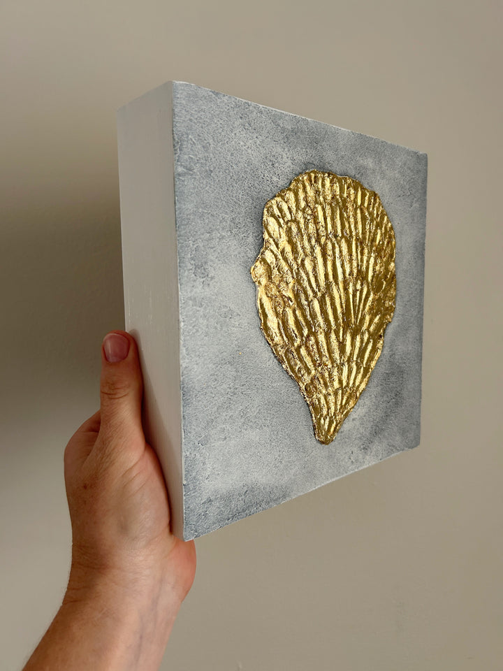Golden Oyster Sculpted Original